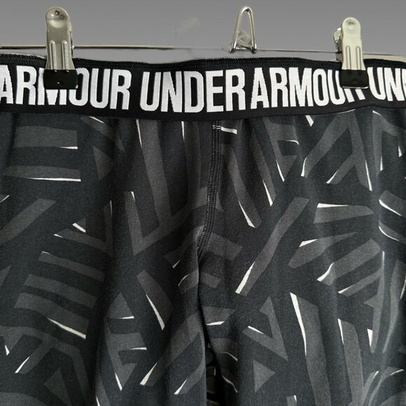 UNDER ARMOUR Charged CAPRI Leggings Black S | Geometric Run Activewear Yoga Gym - Picture 4 of 6
